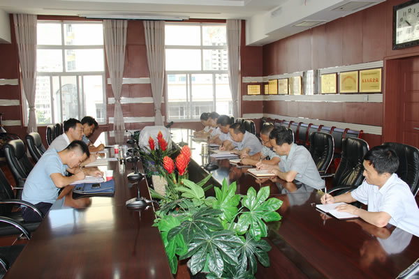 市交通運(yùn)輸局黨組書記、局長馬潤同志對隴運(yùn)集團(tuán)公司全面從嚴(yán)治黨及黨風(fēng)廉政建設(shè)進(jìn)行專題調(diào)研