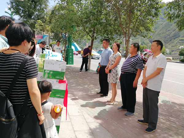 隴南市總工會深入隴運集團(tuán)“夏送清涼” 慰問一線職工