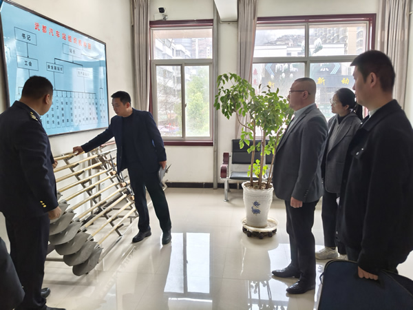 隴南市隴運集團公司黨委書記、董事長馬明喜帶隊開展安全生產(chǎn)檢查